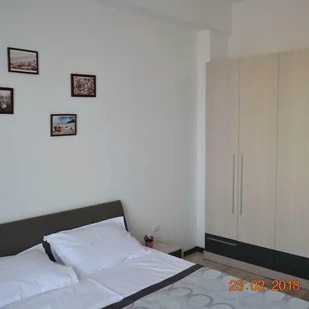 Apartment Pontika 3 *